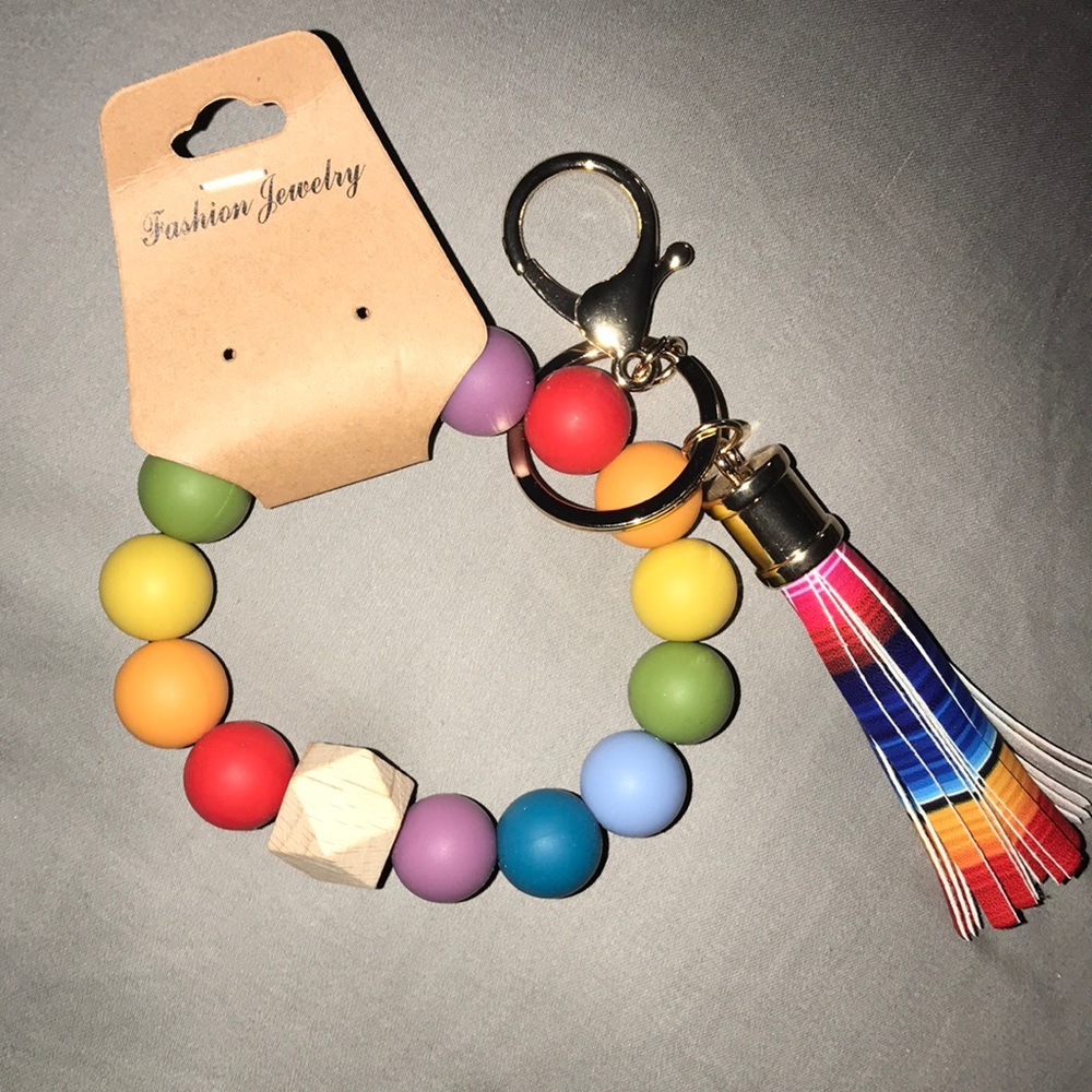 How cute is this keychain?? Presh!